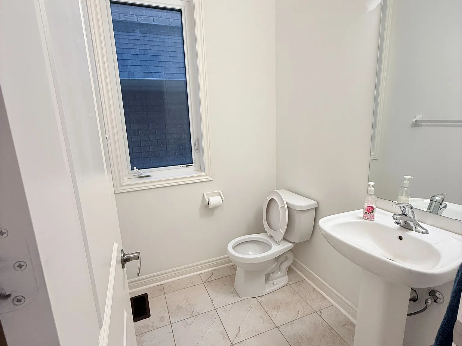 4 bed, $3,600 — Photo 4