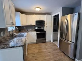 93 Fieldstone Dr, Londonderry, NH 03053