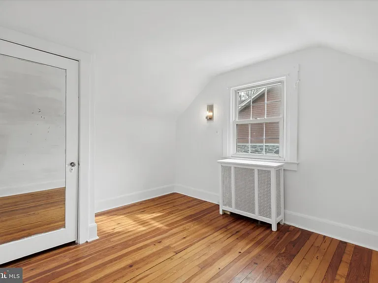 232 Forrest Ave — Photo 33