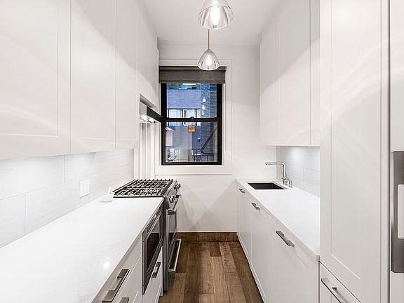 4th image of 212 E 48th St APT 3B