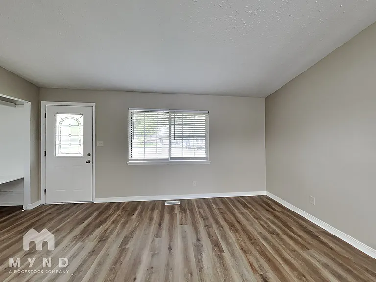 5223 Padre Ln — Photo 4