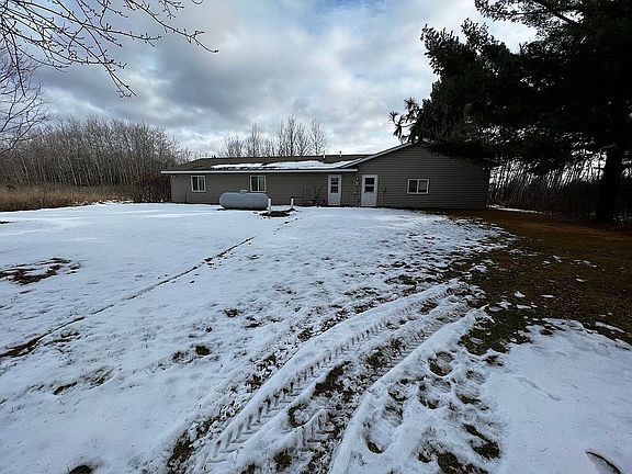 2nd image of 40810 Portage Cir