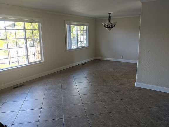 2nd image of 2446 Andover Dr