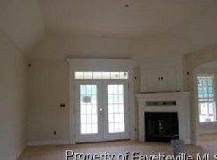 3855 Heartpine Dr, Fayetteville, NC 28306