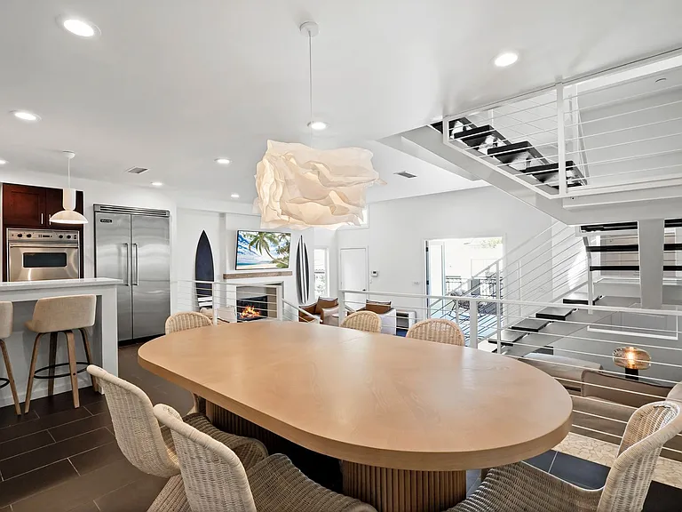 9842 Portola Dr — Photo 11
