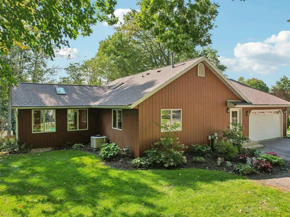 S7725 Eagle Point Dr, Merrimac, WI 53561
