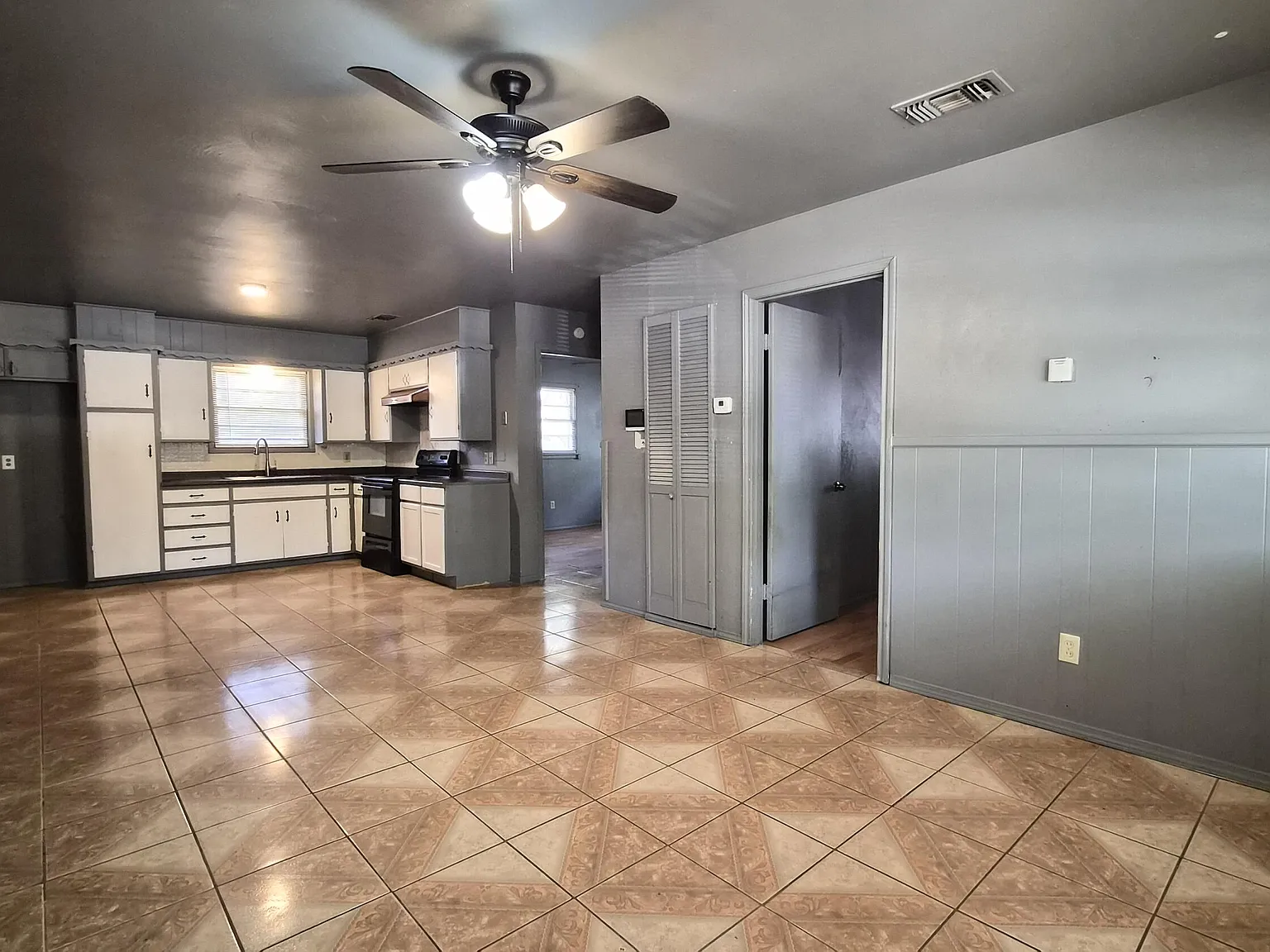 2 bed, 1.0 bath, 882 sqft, $800 — Photo 4