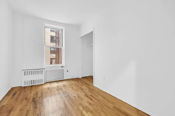 Sold by Bond New York | media 8