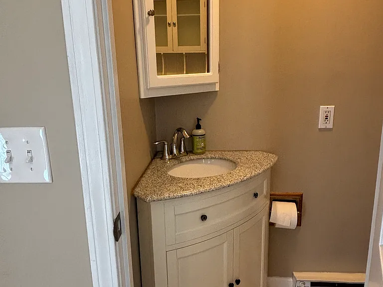 243 Twin Oaks Ter — Photo 12