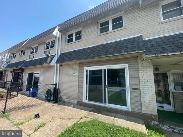 1413 Kings Pl, Philadelphia, PA 19122