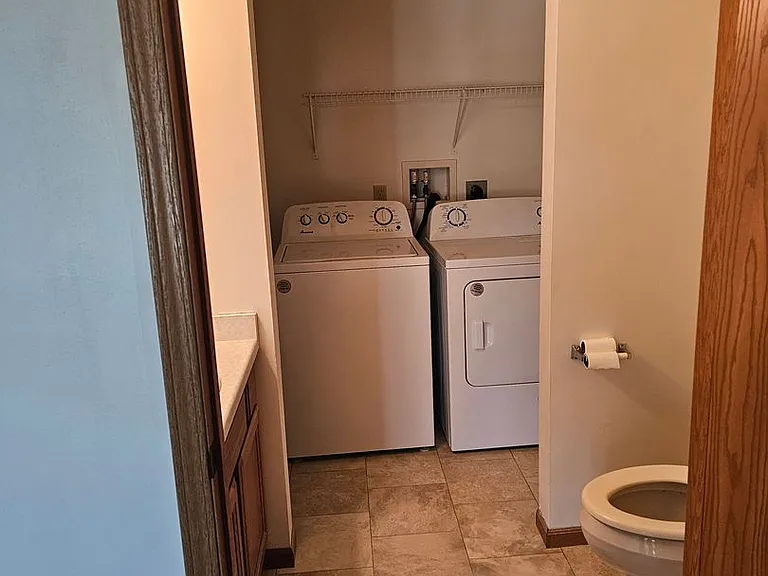 475 Linden Dr #501 — Photo 10