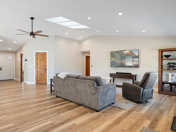 3rd image of 5391 NW Frank Way