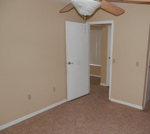 4th image of 9560 NW 25th St