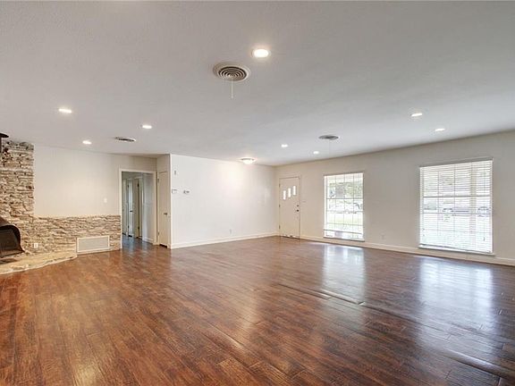 5th image of 5912 Fairlane Dr