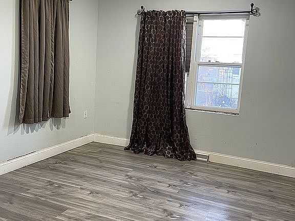4th image of 330 E 3rd Ave