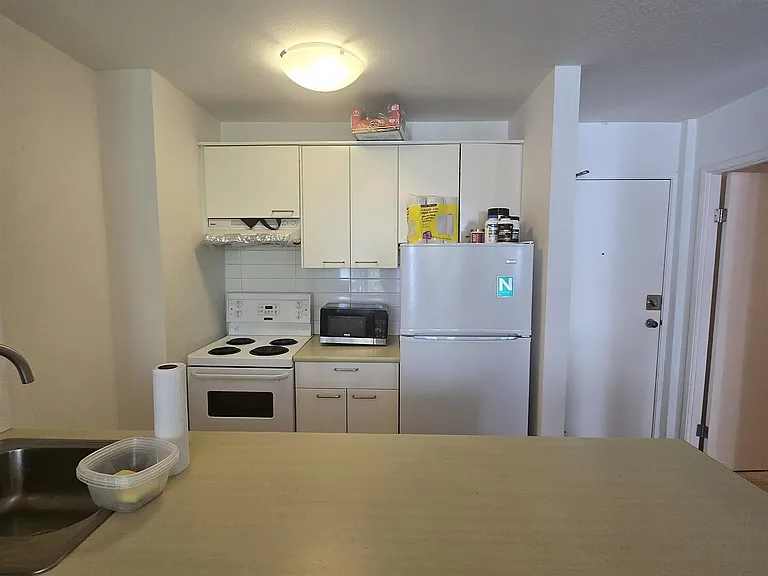 1333 Hornby St #323 — Photo 7