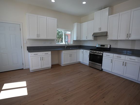 2nd image of 1422 E 110th St