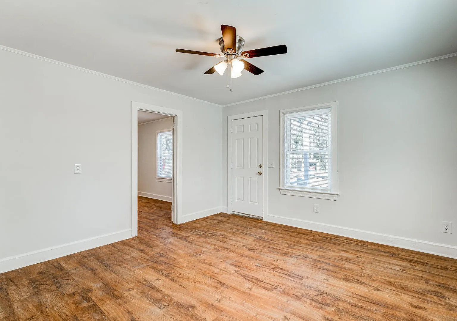 Charming 2-Bedroom, 1-Bath Home — Photo 4