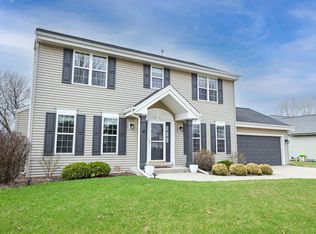 3728 Stillwater CIRCLE, Waukesha, WI