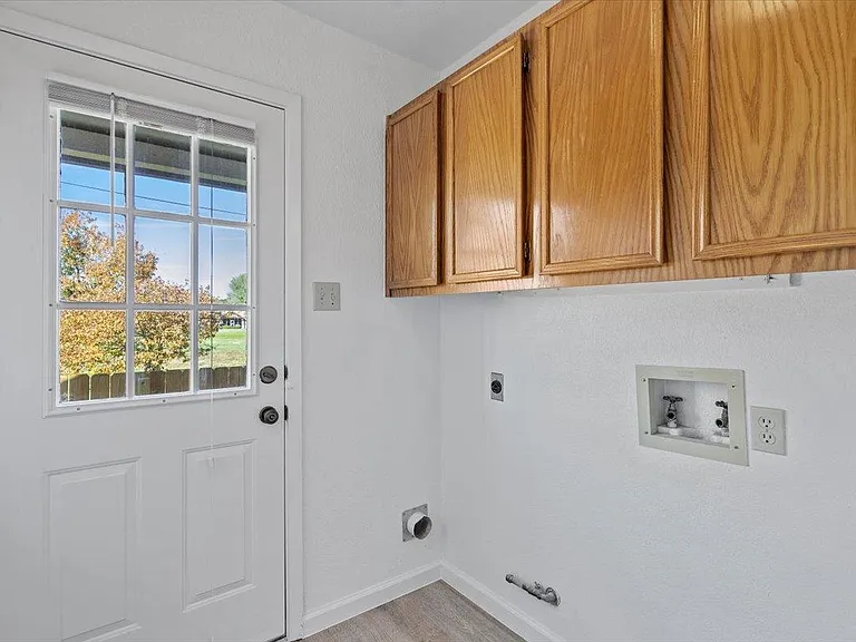 1312 Zephyr Ln — Photo 11