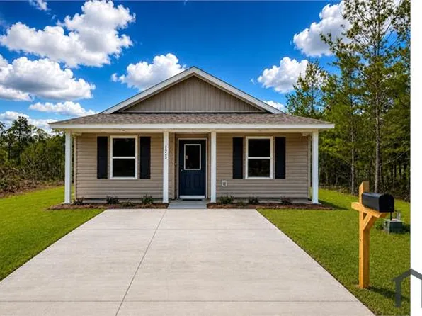 1623 Trout Dr, Defuniak Springs, FL 32433