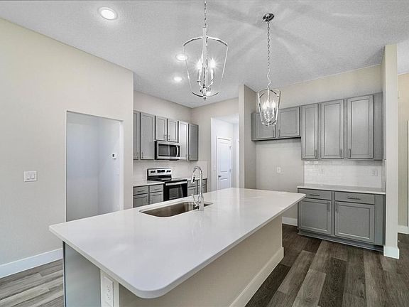 3rd image of 25 Palm Leaf Ln