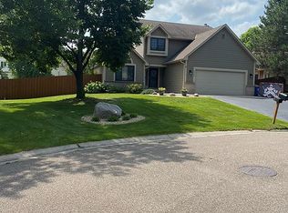 6050 Ives Ln N, Plymouth, MN 55442