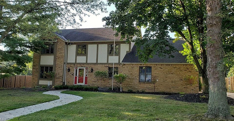 1st image of 23943 Stonehedge Dr