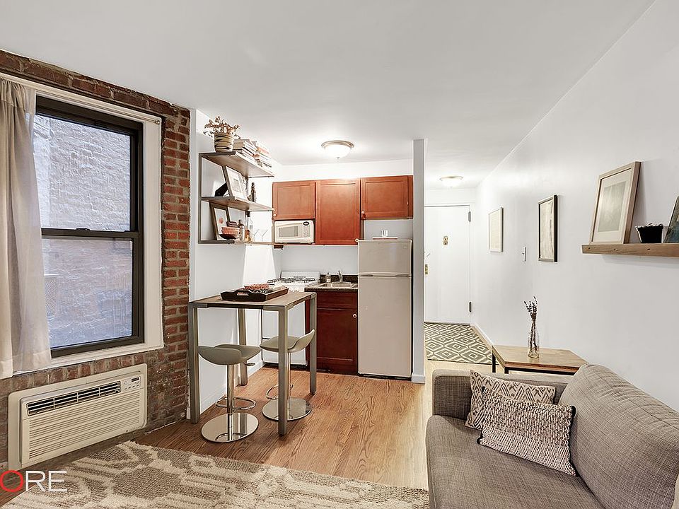 2nd image of 13 Jones St #1B