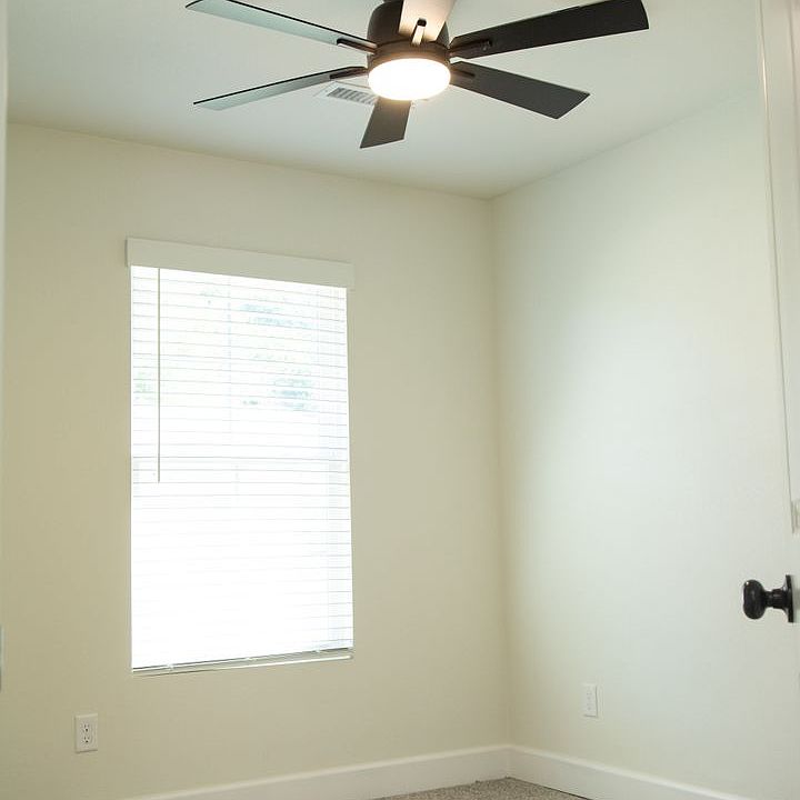 1st image of 148 N Centennial Ave