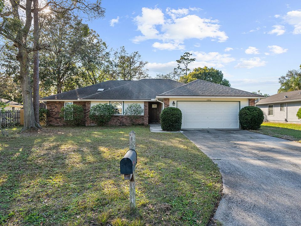 1st image of 11846 Narrow Oak Ln N