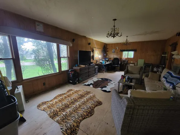 815 Home St, Kenyon, MN 55946