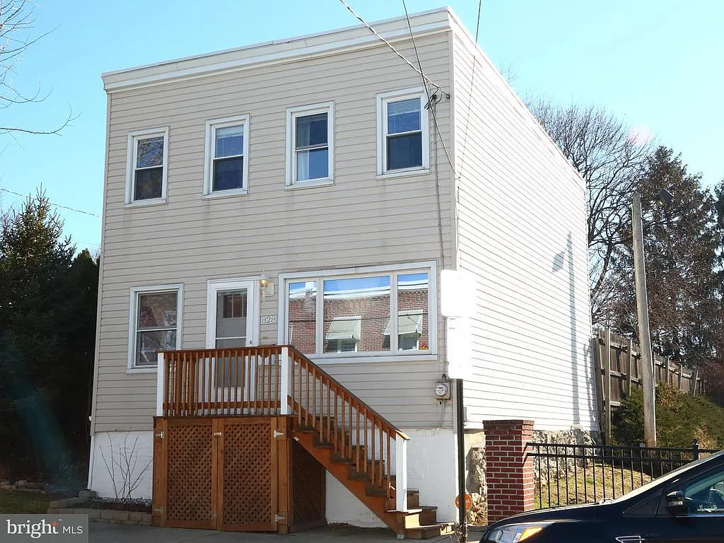 828 Saint Joseph St photo 1