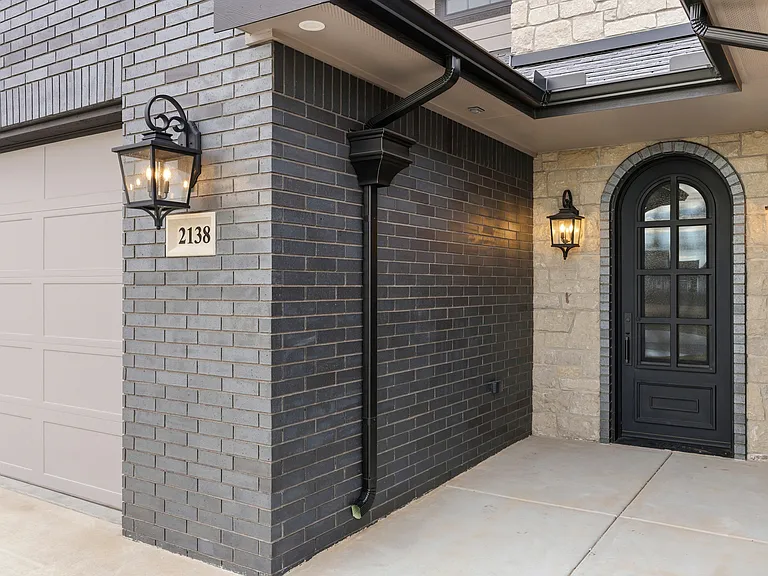 2138 E Beaumont St — Photo 34
