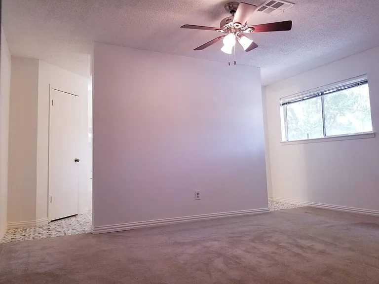 13203 Richmond Ave — Photo 3