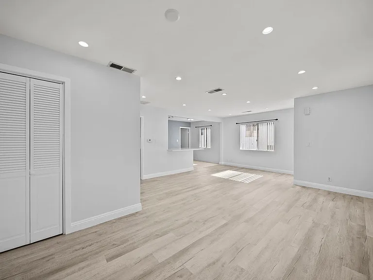 7707 Apperson St — Photo 5