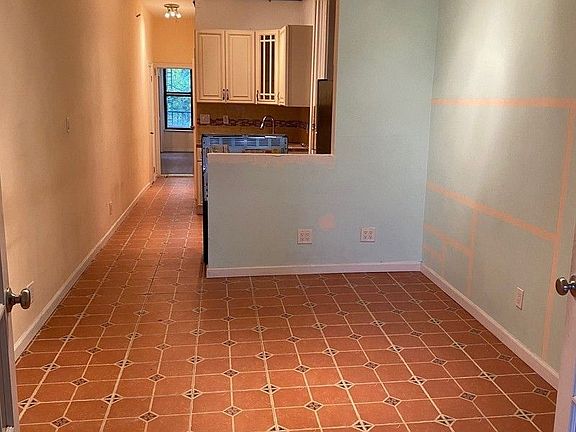 5th image of 640 Warren St #3RR