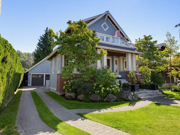 3098 McBride Ave, Surrey, BC V4A 3H1