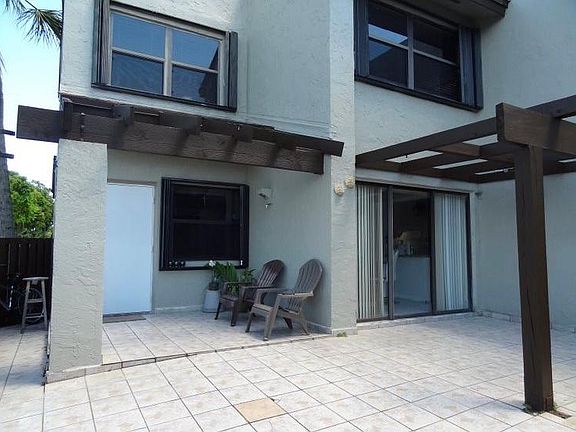 4th image of 10040 NW 9th Street Cir