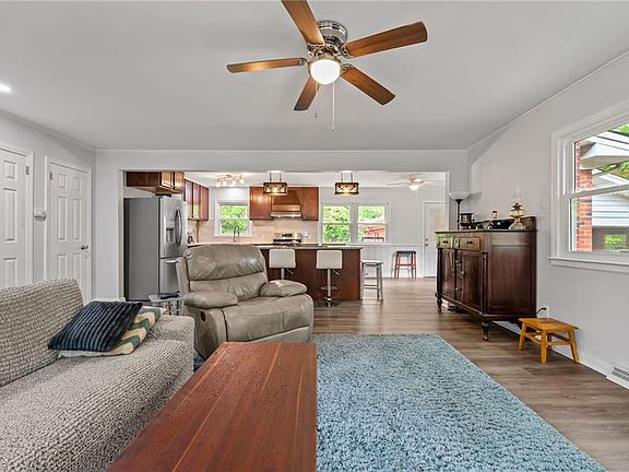 4th image of 614 Ridgeway Dr
