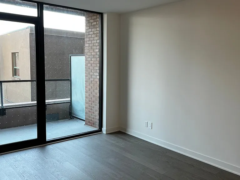 2720 Dundas St W #215 — Photo 14
