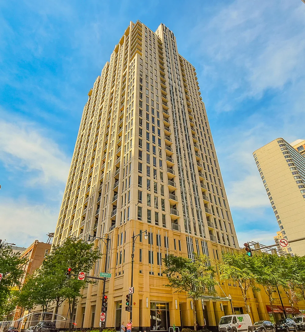 1250 S Michigan Ave — Photo 2
