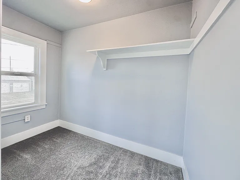 3910 S Yakima Ave — Photo 3