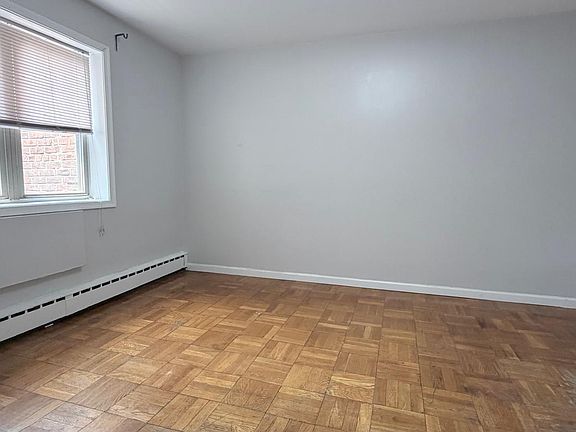 3rd image of 36 Duncan Ave #3KE