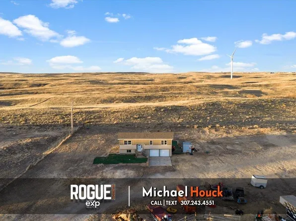 7290 Lake Dr, Evansville, WY 82636