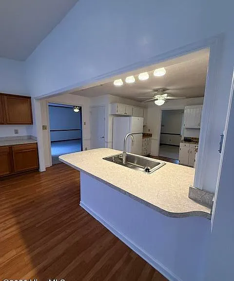 236 Manchester Rd — Photo 13