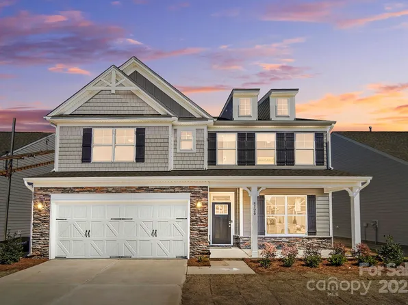 8720 Acadia Pkwy #597, Sherrills Ford, NC 28673