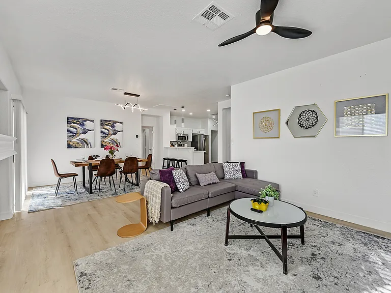 9825 Garamound Ave — Photo 5