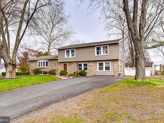 2nd image of 515 Ponderosa Dr