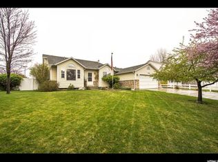 2636 W Oquirrh View Dr, Riverton, UT 84065